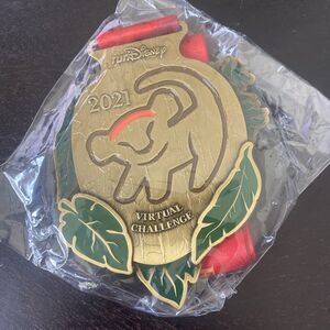 runDisney 2021 5k Virtual Challenge Medal Lion King Theme
